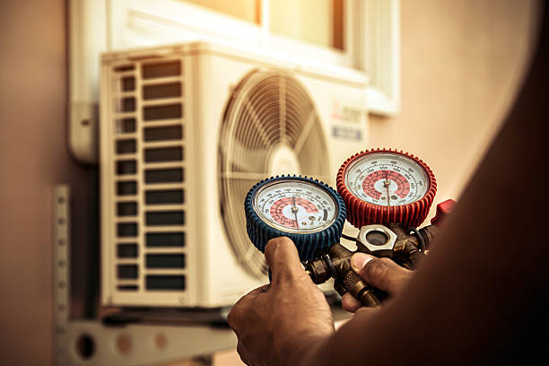 Professional Hvac technician working in Winchester, NV